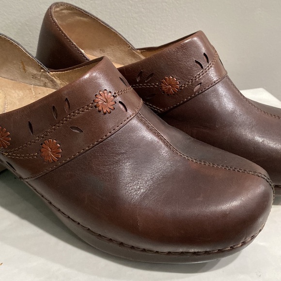 Dansko Brown Leather Clogs Size 10.5 41 - Picture 2 of 11